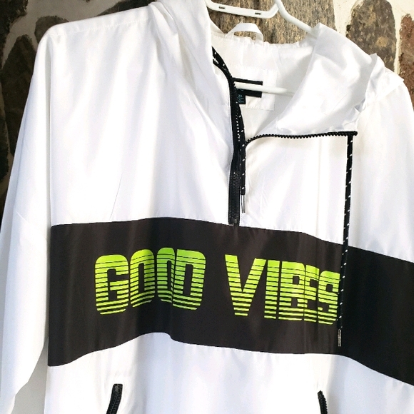 Windbreaker - Picture 1 of 3